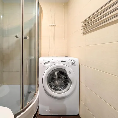 Pochyla Comfort By Bookinghost *