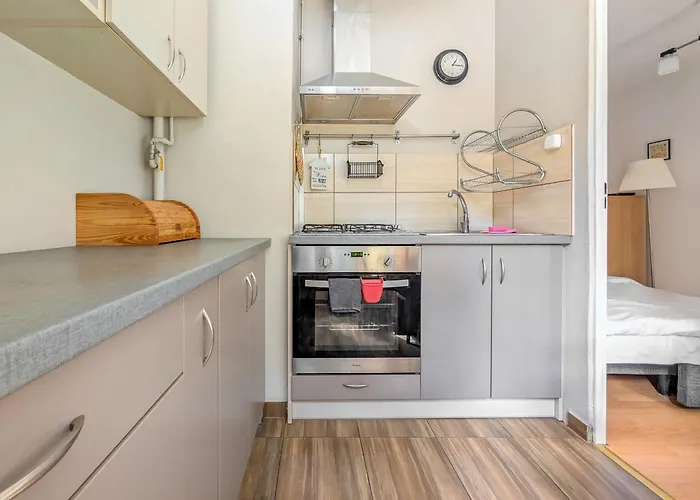 Pochyla Comfort By Bookinghost * Breslavia